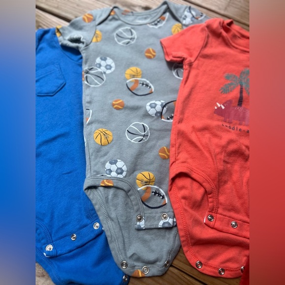 4 infant toddler baby 12M Carter's Bodysuits snap closure onesies - Picture 3 of 9